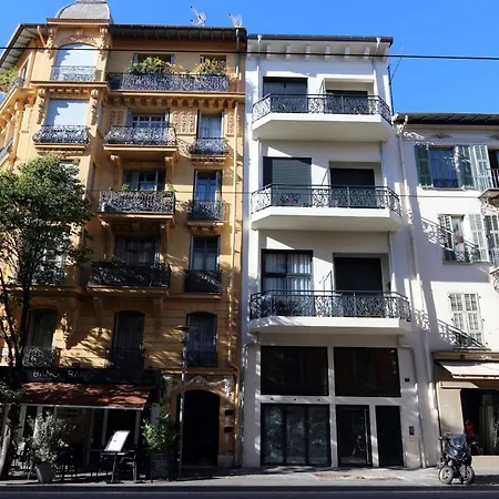 Nuemad * Nizza
